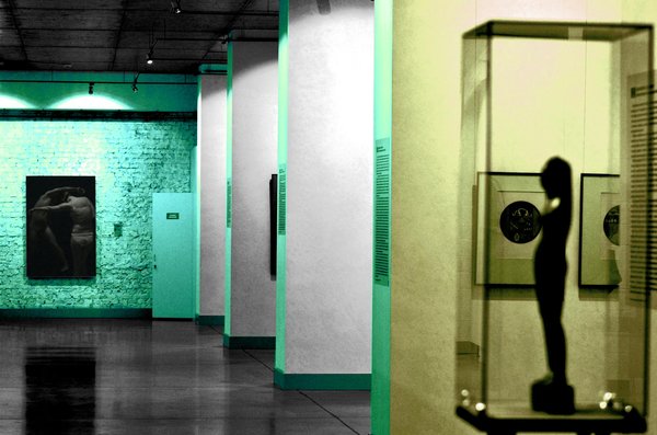 Impact de la Technologie sur le Terrorisme Contemporain : Une Analyse Profonde